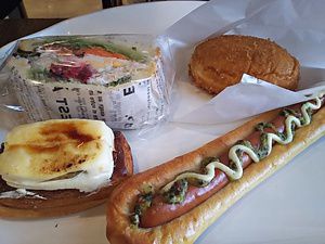ベーカリー&カフェ ココラデでイートイン 長野市