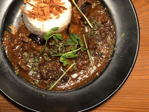 『spice curry バケR食堂(仮)』~ハーブの芳香!!御影のダイニングバーが打ち出す鮮烈スパイスカレー☆~
