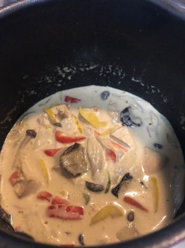 【2019一年分まとめUP】
前日のグリーンカレーが好評だったので真面目に作ってみた
が、80点と85点位の差でしかなかった…
ペ...