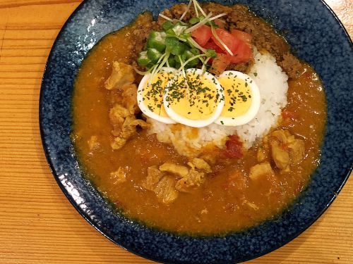 『ヒルマ★カレー』~ヘルシー&スパイシー!!天神橋筋5丁目の日曜限定マイルドスパイスカレー☆~