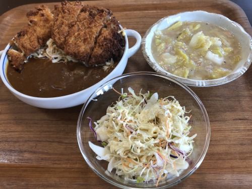 そして再び逆にかつ庵のカツ弁当の余りカツでカツカレーに
あと、白菜のクリーム煮