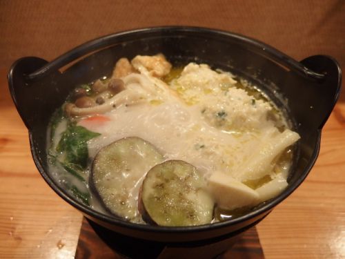 禁煙立呑みゼファー食堂@神戸・東川崎交差点角「ゼファー食堂特製グリーンカレー鍋で今シーズンの一人小鍋は終了予定やねん!」