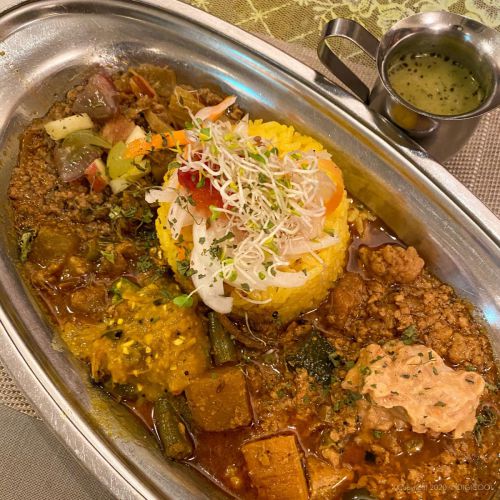 大阪府大阪市・「旧ヤム鐵道」のカレーはいろいろ味わえてお得ですねー。