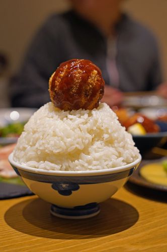 夜は【とり焼肉エイト】、お昼も【とり焼肉エイト】で【カレバカカレー】からの【Basking Coffee】と千早三昧な1日でした。