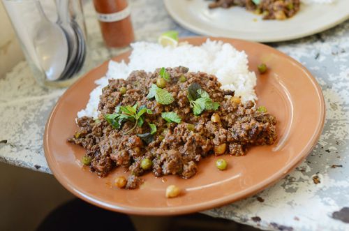 路地裏カレーティキでラムアンドピースカレー!夜営業してた時のラムカレーも