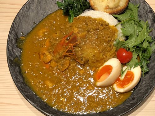 『YAMACHAN』~仄かに広がる出汁感!!福島高架下商店街のラーメン屋が打ち出す祝日限定カレー☆~