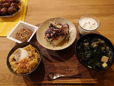カレー炊き込みご飯とその周辺の考察