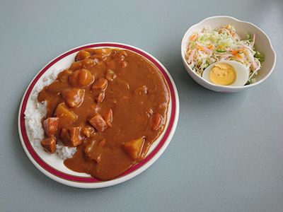 まあ、カレーはだいたい美味しいから心配ない