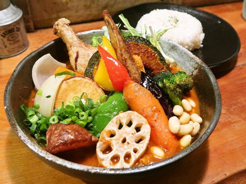 [2020.04.04] Soup Curry SAMURAI. (路地裏カリィ侍.) さくら店「チキンと一日分の野菜20品目」