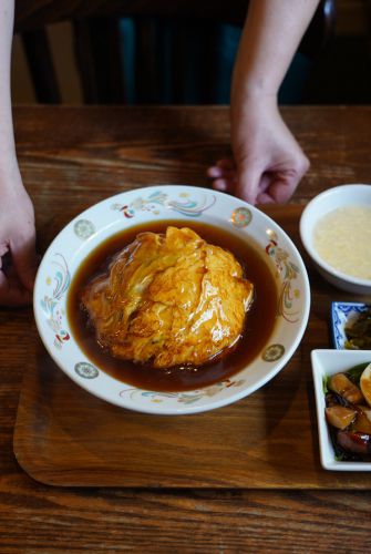 ランチに【杏仁荘】で海老入り天津飯。昨日は【みやうら商会】からの夜は『カレバカラジオ』でした。そして『究極のカレー2021福岡版』が7/30発売!!
