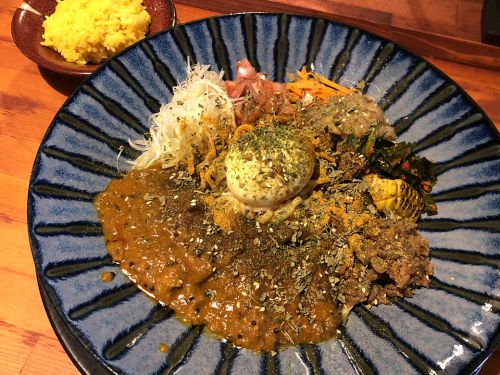 『スパイスカレー ボマイェ』~カレーシーンの新様式!!イートインとテイクアウトの別店舗スタイルをスタート☆~