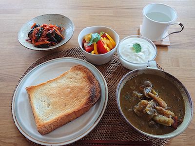 三度、チキン野菜カレー