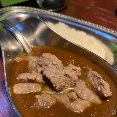 名護市・安定の欧風カレー!「カレーの店たんぽぽ」でキャンプ前の腹ごしらえ。