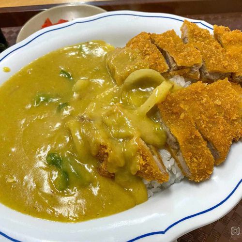 うるま市・安定の黄色いカレーを求めて「ちゅら浜食堂」へ。