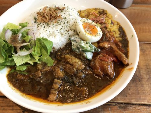 淡路『ランペ』~多様性の極み!!間借り×スリランカ×創作性豊かなスパイスカレー店誕生☆~