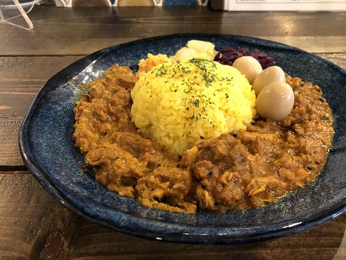 松屋町『Eureka』~昼はスパイスカレー×カフェ!!夜はドイツ料理!!訪れる時で表情を変える期待の新店誕生☆~