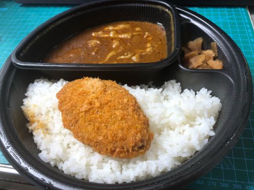 ココイチの豚しゃぶカレーと大豆ミートメンチ。