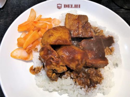 「デリー上野店」で秋冬に美味いラッサムスープ付「スペシャルセット」(カレーは「カシミールカレーVVH」)