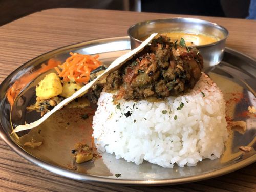 天神橋筋六丁目『錯覚』~こんなところにカレー屋さん!!現地性を秘めた路地裏スパイスカレー発見☆~