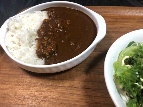 黒カレーみたいな