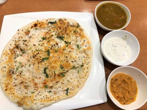 南インド料理「カレーリーブス」(十条銀座)でお好み焼き風「オニオンウタッパム」&「ラッサムスープ」