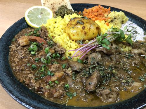 八戸ノ里『恒河沙咖喱』~出汁の存在感!!東大阪に降臨した旨味押しスパイスカレー☆~
