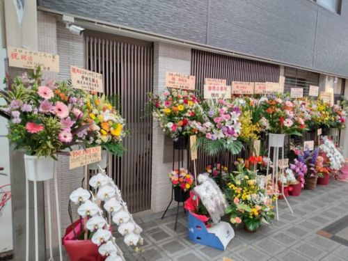 天神橋筋商店街コロッケのころっ家の定番おさつコロッケと大阪限定メニューまっくろ黒カレーコロッケを食べた感想/レポート/レビュー!