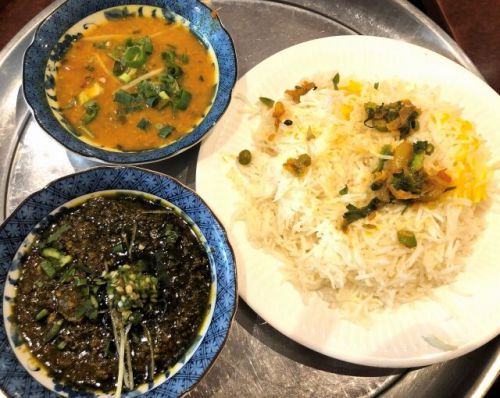 インド料理「ハリマケバブビリヤニ」でカレー2種のランチ「タンドリーセット」(チキンも大ぶり)
