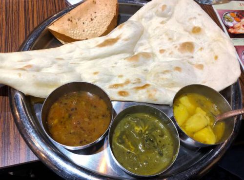 インド料理・完全菜食「ヴェジハーブサーガ」(御徒町)でランチ「3種カレーセット」(※7割方インド人客でしたー)