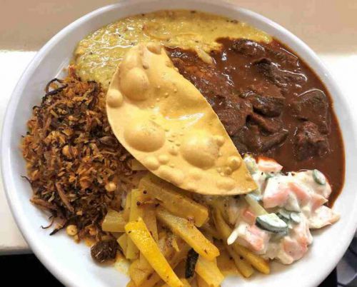 「まぜ麺&カレー ニコニコ」(秋葉原)でスパイシー&ホットなスリランカ「ビーフカレー」