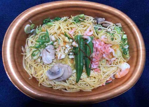 》実食《 ファミリーマート「シンガポール風ビーフン(カレー味)」(22年3月下旬発売)