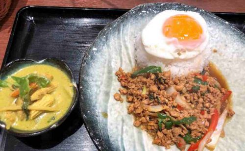 「アジアンティーク さいたま新都心店」で「ガパオ炒めとグリーンカレー」のコンボランチ(インド・タイ料理店でもハズレとは限らない!)