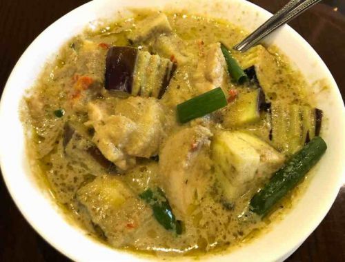 コクがあってキレがある「グリーンカレー」といえば上野「シヤートムヤムクンポーチャナー」(辛さも変幻自在)