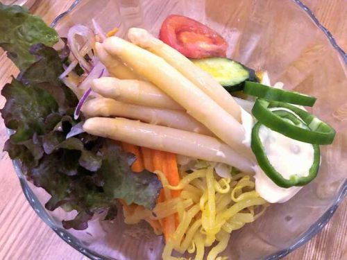 「スマトラカレー共栄堂」(神保町)で「ビーフカレー」(自家製薬味とサラダも美味い!)