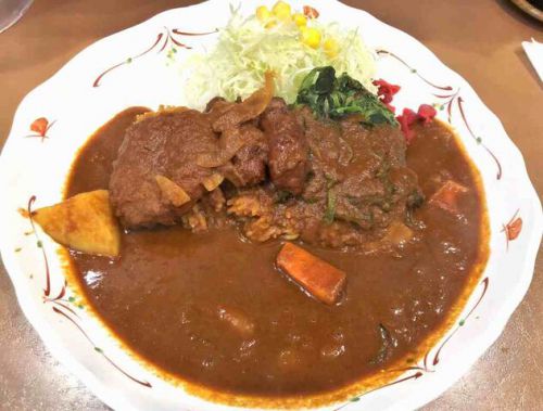 カレー専門店「ラホール外神田店」で赤茶褐色でスパイシーな「インド風辛さ50倍」(ブラックとは別の美味さ!)