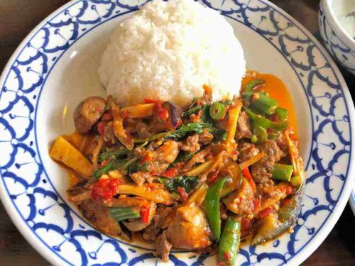 タイ料理「ライカノ」(北千住)でタイハーブ香る森のカレー「ゲーンパー」セット