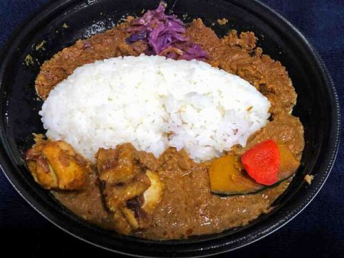 実食 セブン‐イレブン「関西グルメ巡り」の「旧ヤム邸監修 スパイスキーマカレー」と大阪駅前「旧ヤム鐡道」の過去訪問記