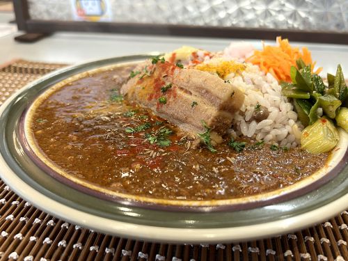 放出『スパイスカレー専門店 香辛の郷』~出汁と素材の旨味が奏でる健康派スパイスカレー☆~