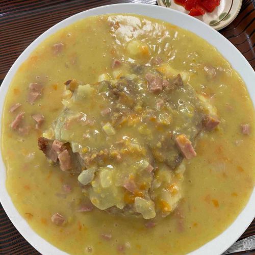 北中城村・これぞ黄色いカレー!「食堂 喜納島」の真っ黄色なカツカレーを食べてきた!
